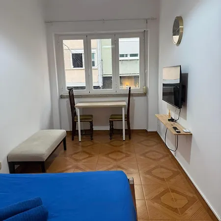 3 Bedrooms Close Airport