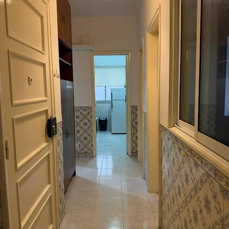 3 Bedrooms Close Airport