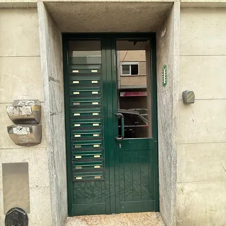 3 Bedrooms Close Airport Apartment Lissabon