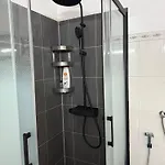 3 Bedrooms Close Airport Апартаменты