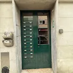 3 Bedrooms Close Airport Апартаменты Лиссабон